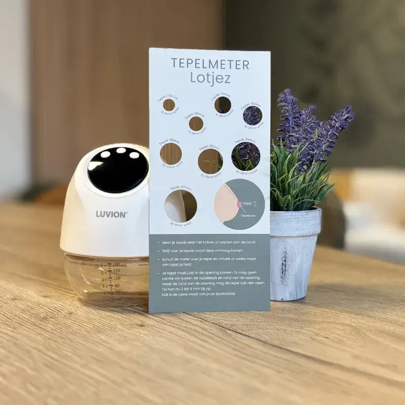 Luvion Vienna borstkolf bij Lotjez op een plank